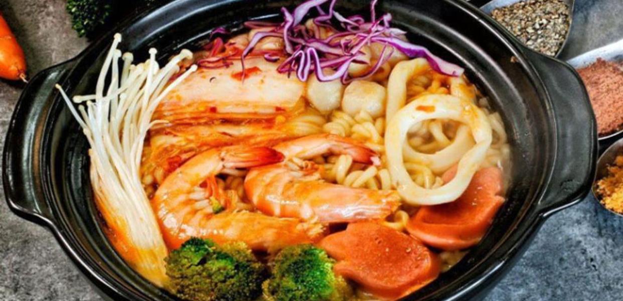 So Sánh Mỳ Cay Seoul City.one Đông Tác Với Các Quán Mỳ Cay Khác Trong Khu Vực Đống Đa