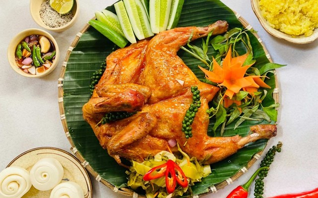 Gà Quay, Cơm Lam & Bánh Bao - Trần Chung 30