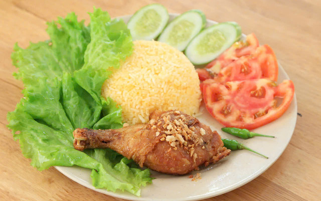 Cơm Gà Xối Mỡ Nam Ký - CMT8
