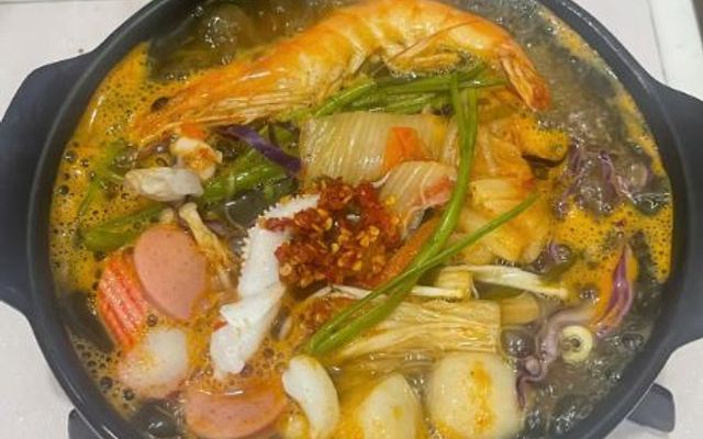 Win Win Food And Drink - Mì Cay, Cơm Trộn & Bò Kho