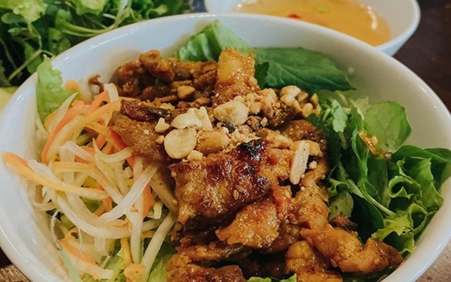 Cơm Tấm Sài Gòn, Bánh Cuốn & Bún Thịt Nướng - Duy Tân