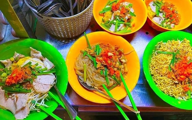 Hủ Tiếu Thảo Nhi - Lê Thị Hồng Gấm