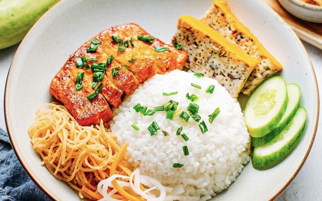 Diệu Hạnh Chay - Cơm Sườn Bì Chả Chay & Bún Thịt Nướng Chả Giò Chay - Trần Tấn