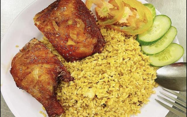 Cơm Gà Xối Mỡ Atisu - Đường Số 5