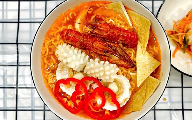 Quán Ăn Yini - Mì Hàn Quốc & Chè Khúc Bạch