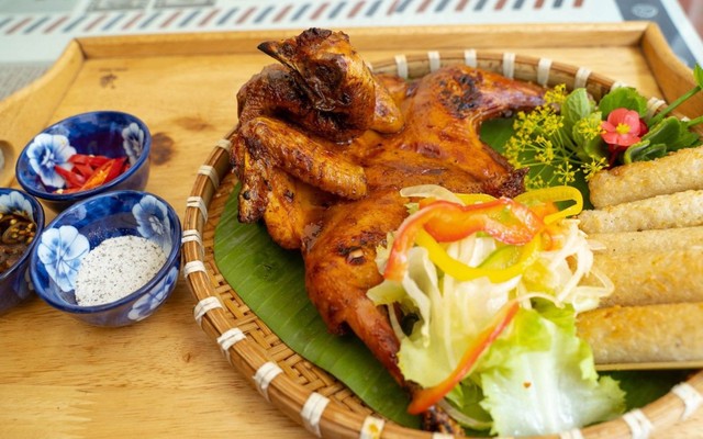Gà Nướng Cơm Lam Bánh Bao Tư Hoàng 5 - Lê Văn Quới