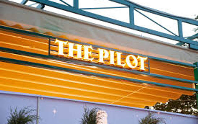 Nhà Hàng The Pilot Beer Grand Plaza
