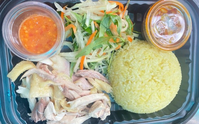 Bún Cá & Cơm Gà Cô Trang - 37 Mai Bang