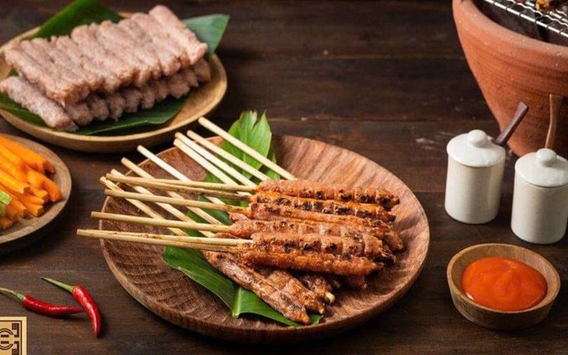 Huy Coăn Food - Nem Chua Nướng