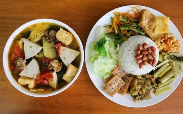 Chay Trà An - 135 Hoàng Hoa Thám