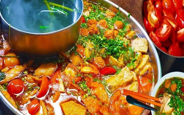 Bún Riêu Cua Tóp Mỡ Mọc Tôm - Triều Khúc