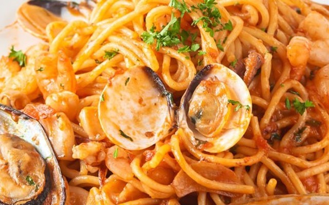 Mì Âu Sốt Á 26k - Mì Ý Sốt Bò Bằm & Mì Ý Hải Sản Sốt Yum Thái