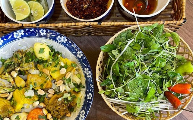 Tiệm Mì Quảng Cô Út - Hoa Lư