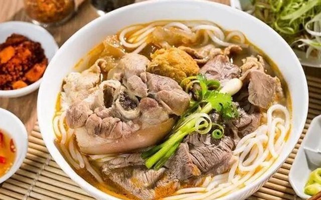 Bún Bò Huế O Na - Vũ Miên