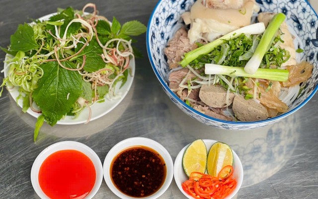 Bún Bò Huế Hoàng Gia - Nguyễn Bình