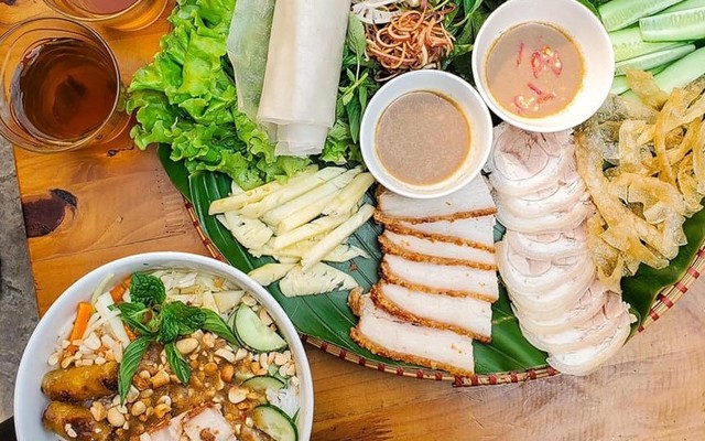 Bánh Tráng Cuốn Thịt Heo & Bún Mắm ĐÀ NẴNG - 141 Ngô Gia Tự