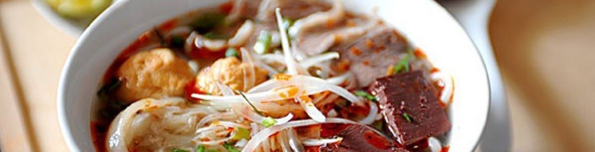 Bún Bò Huế Ngon - Nơ Trang Long