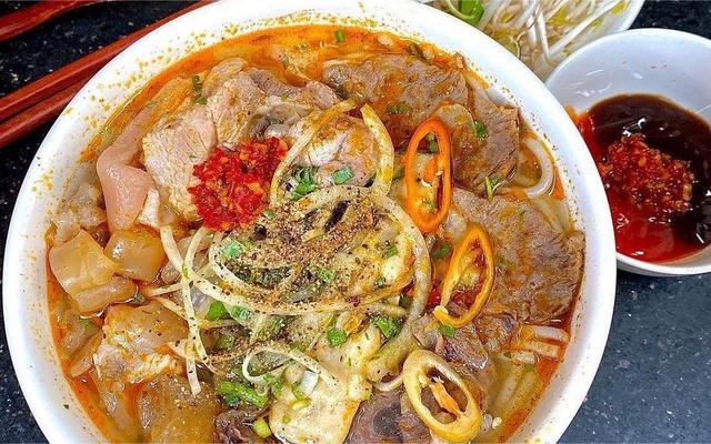 Bún Bò Huế Út Hiền - Hiệp Bình Chánh