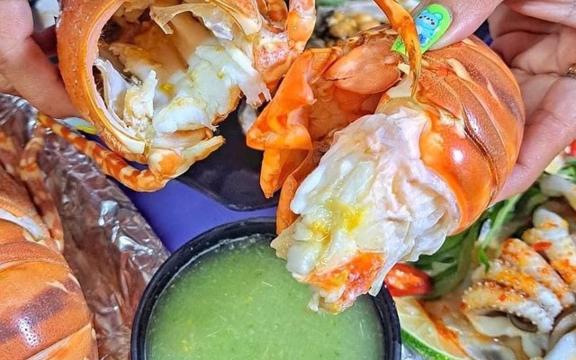 Tôm Hùm Đường Phố BMT - 228 Y Jut