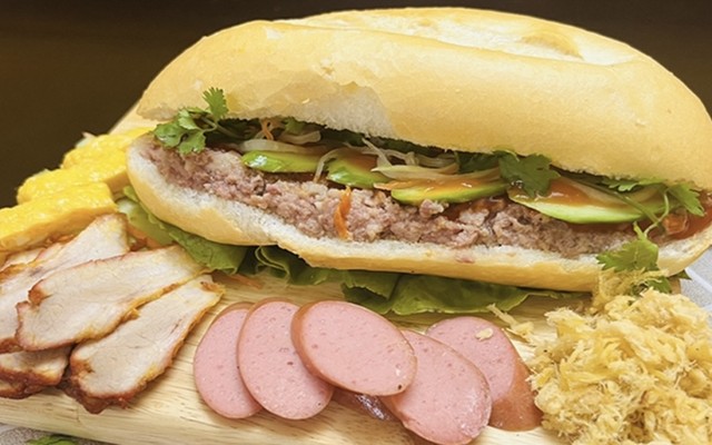 Bánh Mì Minh Đức - 47 Điện Biên