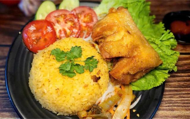 Cơm Gà Xối Mỡ & Mì Trộn Nhi