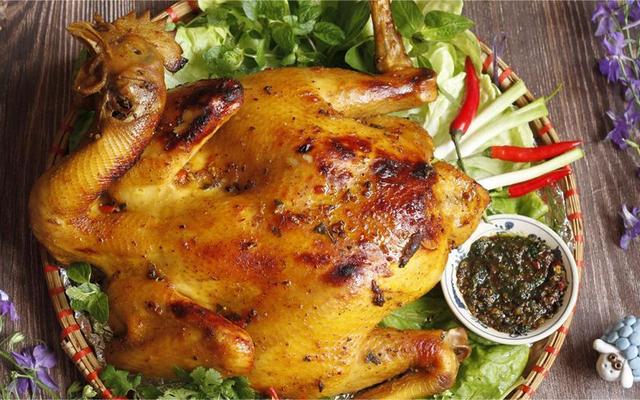 Gà Quay Hồng Kông Quán - Cách Mạng Tháng Tám