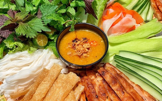 Nem Nướng Nha Trang Trần Bình - Nguyễn Xiển