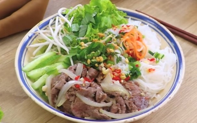 Bún Thịt Xào Cô Tiên - Tân Quý