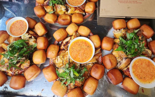 Gà Nướng & Vịt Nướng ONLYY - 08 Lê Văn Đức