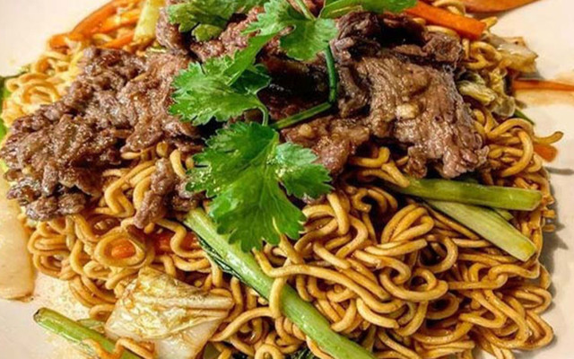 Cô Yến - Mì Xào Bò, Nui Xào & Bún Gạo