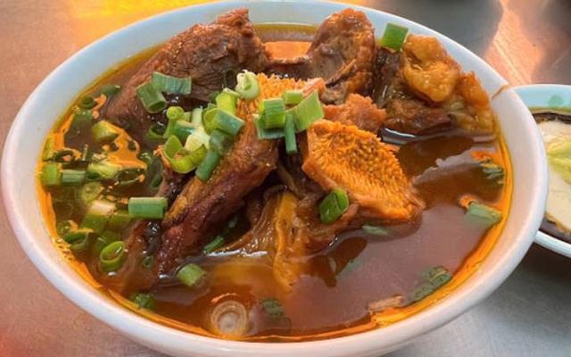 Hủ Tiếu Dê Tam Ký - Nguyễn Cửu Đàm