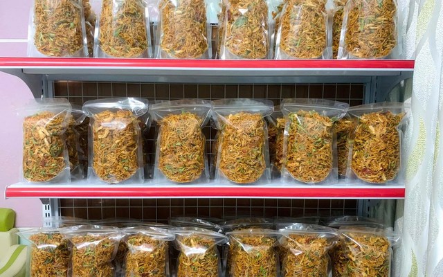 Ăn Vặt RIO - Khô Gà, Cơm Cháy & Tốp Mỡ