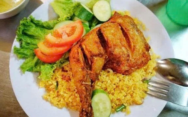 Cơm Gà Xối Mỡ Anh Vũ - Lê Hồng Phong