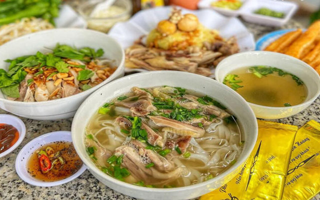 Phở Gà Ta Phổ Cổ