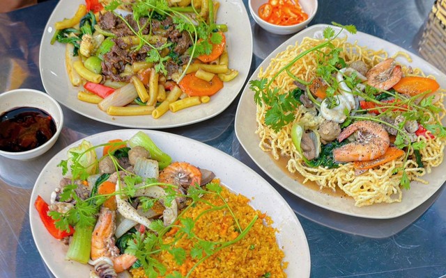 Cơm Gà Xối Mỡ Trúc Giang - Đường 40