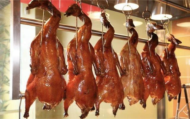 Hoàng Béo - Vịt Quay Bắc Kinh Da Giòn Đặc Biệt