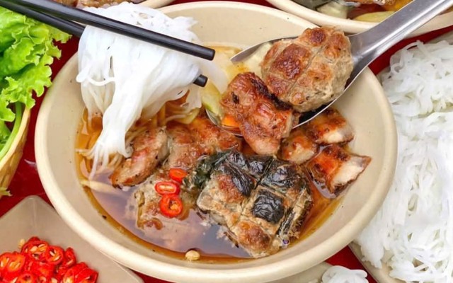 Bún Chả Hà Nội - 201 Lạc Long Quân