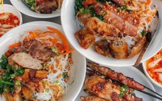 Bếp Cô Linh - Quy Nhơn Cuốn, Bún Thịt Nướng & Bánh Hỏi