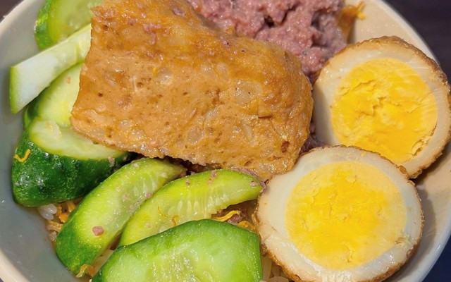 Xôi Chả Mực & Thịt Kho - Cốm Vòng