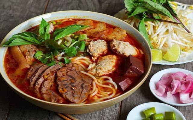 Bún Bò Huế Khởi Minh - Lẩu Niêu Đuôi Bò & Sườn Bò Cây Kim Chi