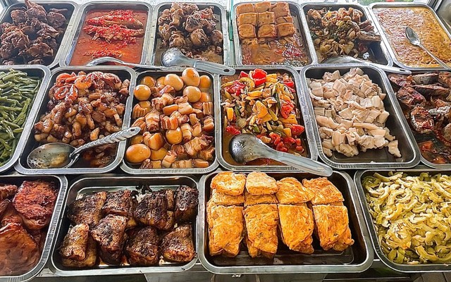 Cơm Phần Vị Nhà - Nguyễn Thị Minh Khai