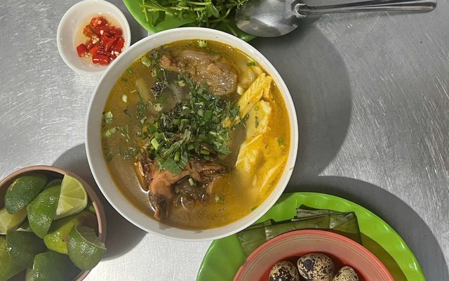 Hiếu - Bánh Canh Cá Lóc Bột Gạo Xắt - Nguyễn Ái Quốc
