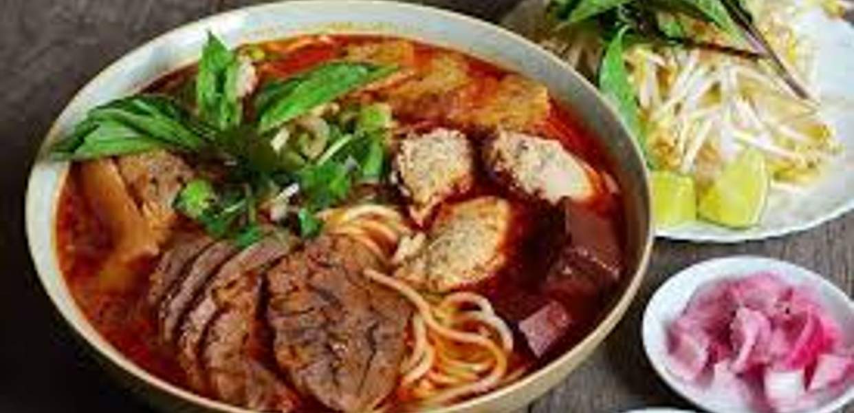 Bún Bò Tuyết - 30 Biệt Thự