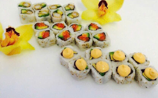 Cơm Cuộn Sushi Hồng