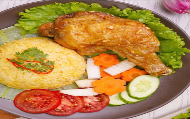 Cơm Gà Xối Mỡ, Hủ Tiếu & Bò Kho Bánh Mì - Thương Nguyễn Quán