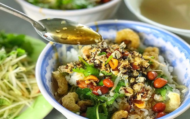 O Tý - Cơm Hến, Bèo Nậm & Lọc - 61 Trịnh Hoài Đức