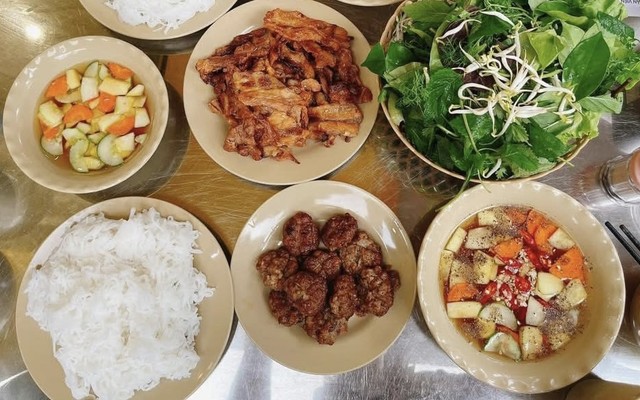 Bún Chả Quạt - Thuỷ Mít