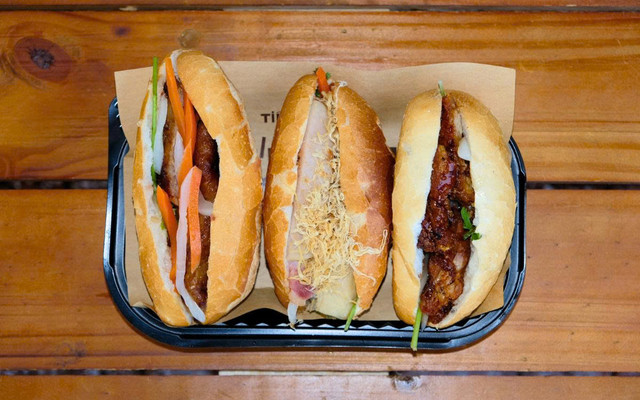 Tiệm Bánh Mì Ú Nu - 17 Trần Nhật Duật