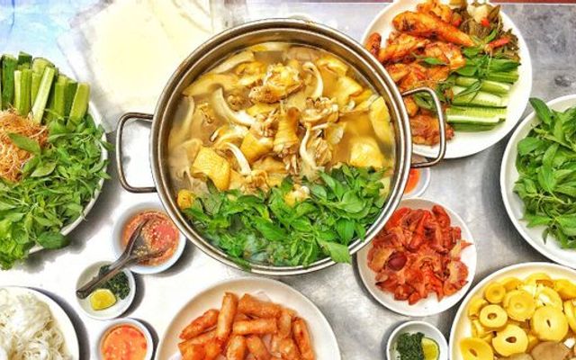 LẨU GÀ LÁ É - 81 HÙNG VƯƠNG