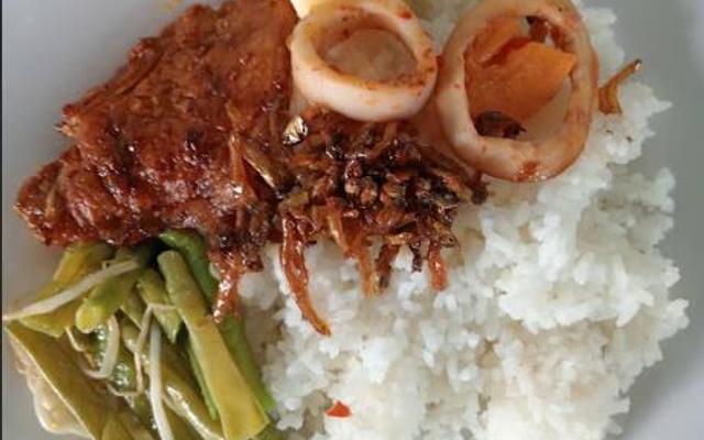 Cơm Sinh Viên - Cơm Sườn, Cơm Gà & Cơm Thập Cẩm - Ngô Mây